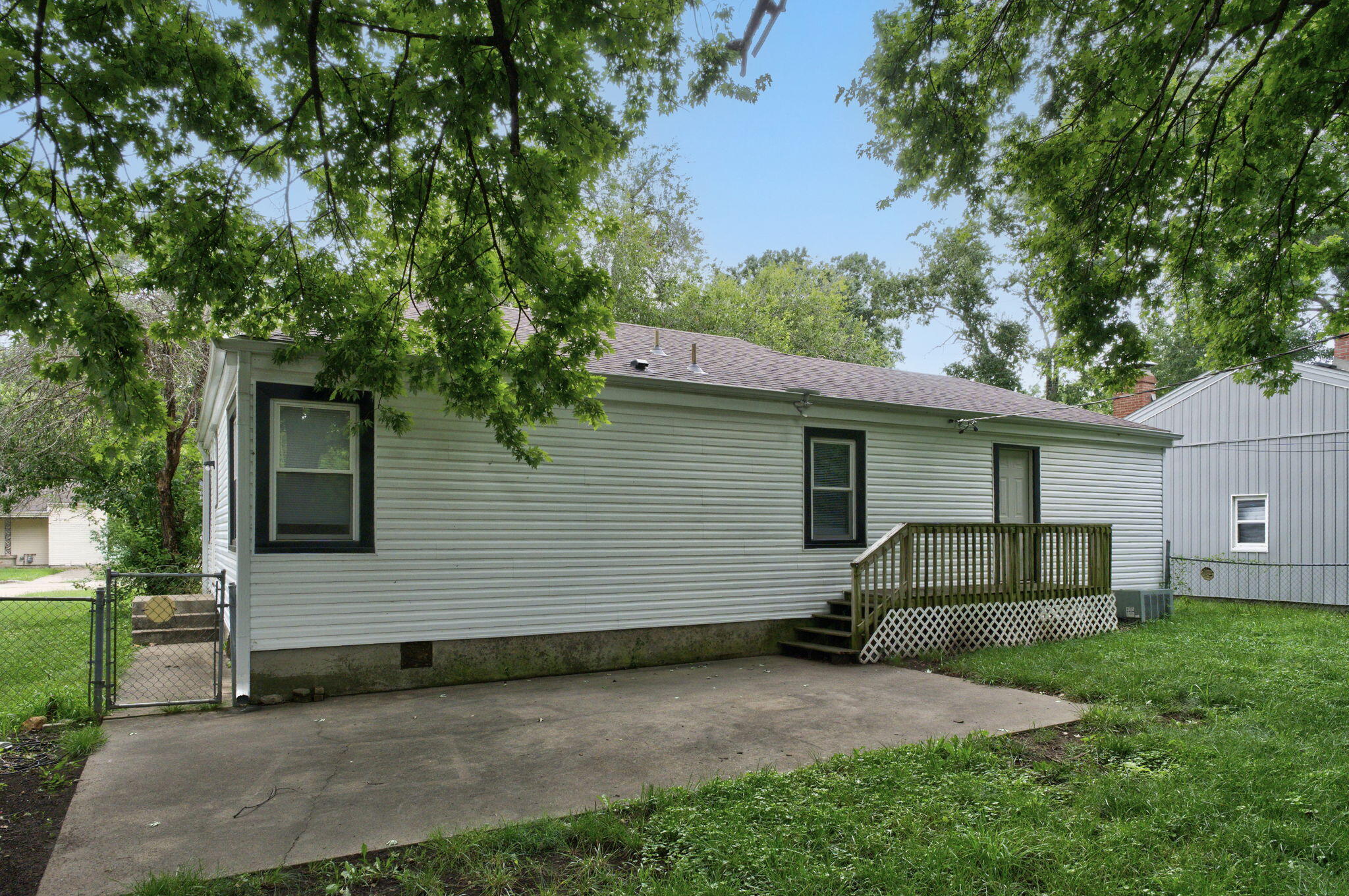 1420 South Pickwick Avenue Springfield, MO 65804 - Photo 22 of 28 4-web-or-mls-20260717-20260717-DSC06972