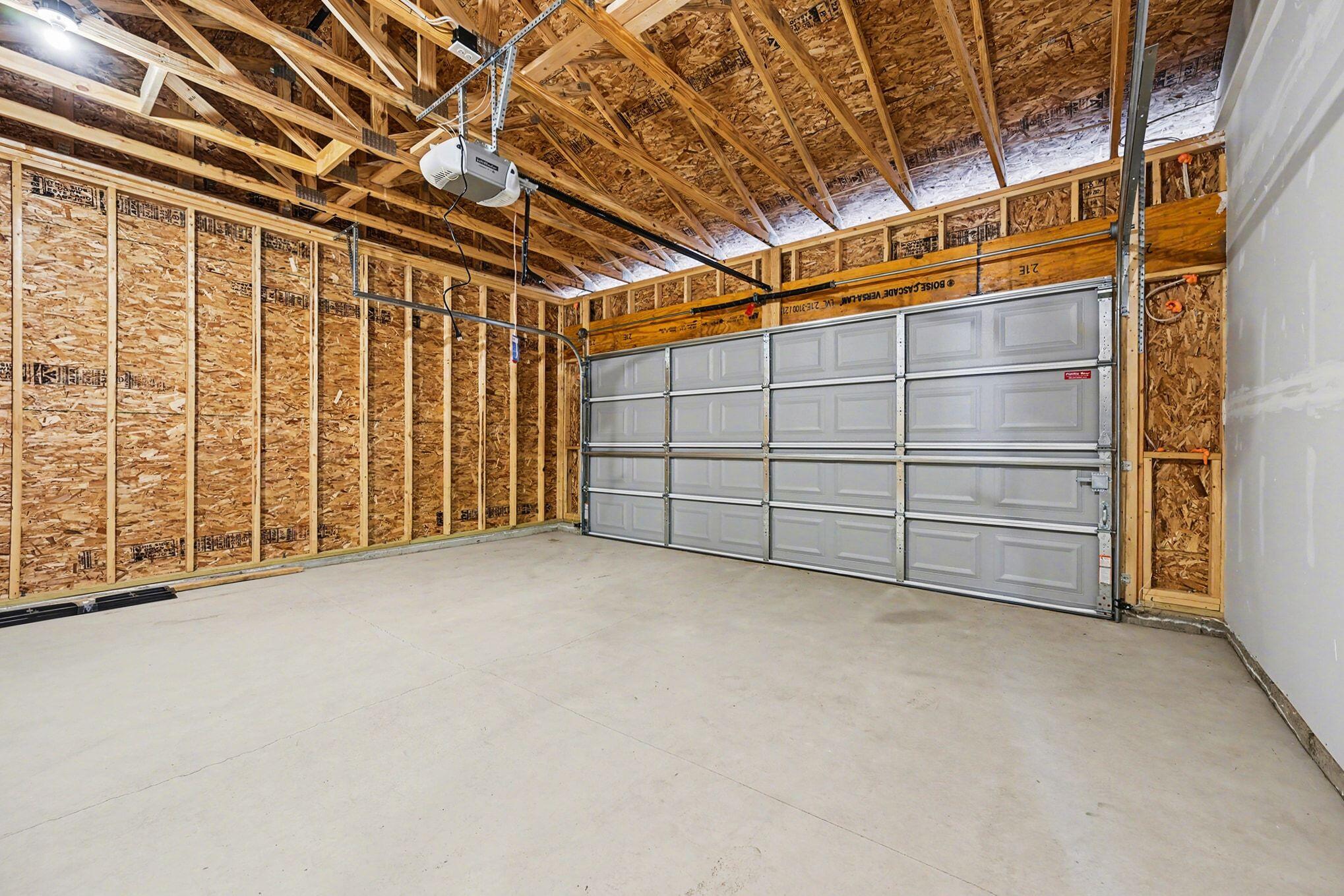 58640 Swenson Street Mattawan, MI 49071 - Photo 18 of 30 CDF105-i1830-Garage