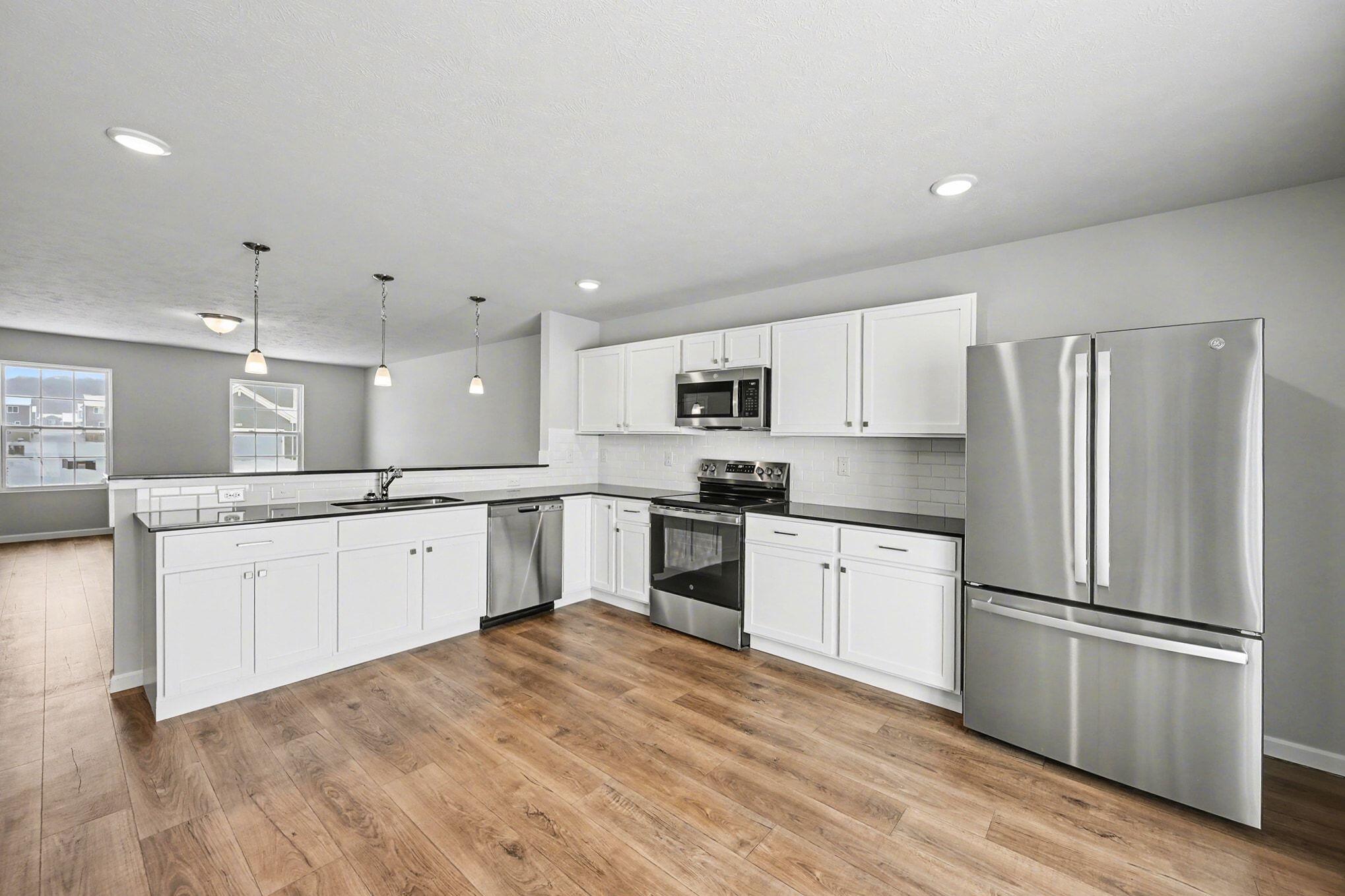 58640 Swenson Street Mattawan, MI 49071 - Photo 3 of 30 CDF105-i1830-Kitchen