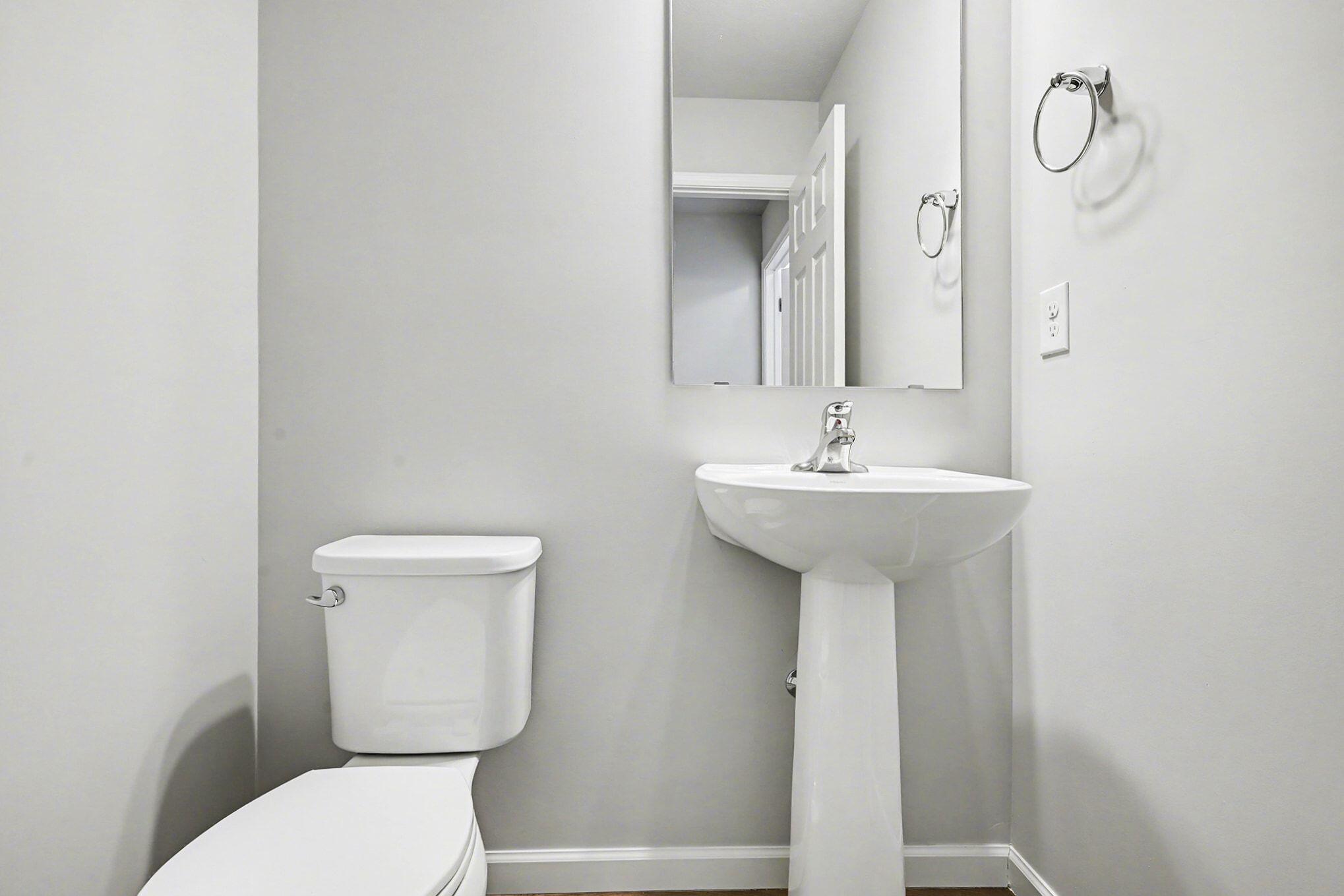 58640 Swenson Street Mattawan, MI 49071 - Photo 5 of 30 CDF105-i1830-Powder Room