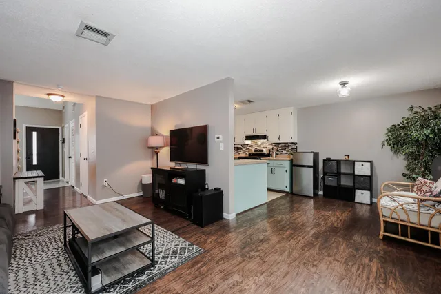 $290,000 | 344 Elm Street, Unit 14, Milford, NH 03055