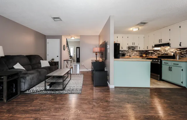 $290,000 | 344 Elm Street, Unit 14, Milford, NH 03055