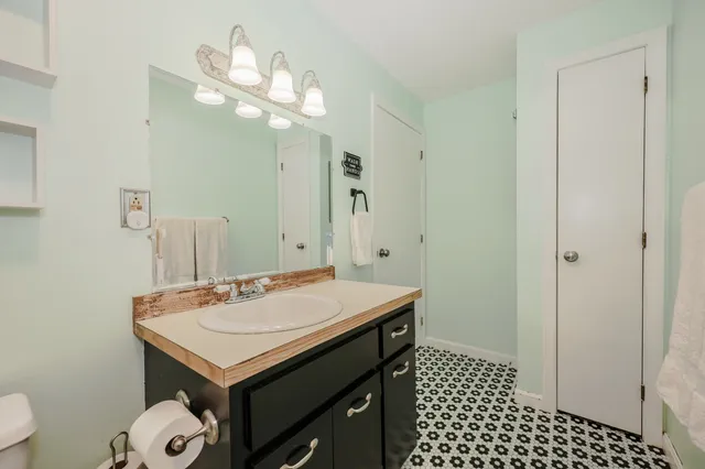 $290,000 | 344 Elm Street, Unit 14, Milford, NH 03055