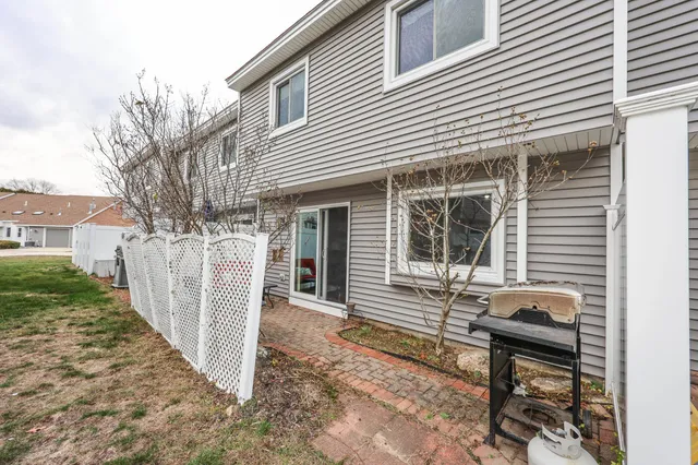 $290,000 | 344 Elm Street, Unit 14, Milford, NH 03055