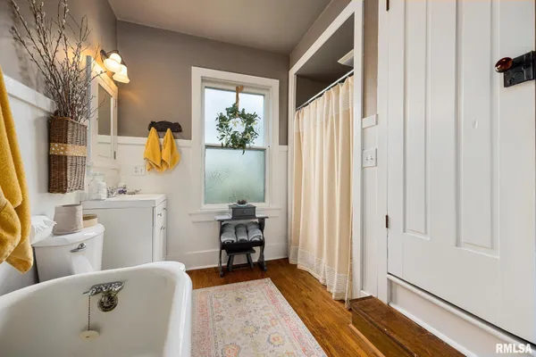 $210,000 | 110 North Elm Street, Washington, IL 61571