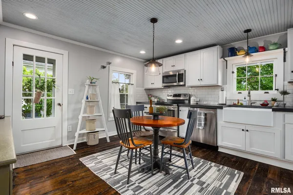 $210,000 | 110 North Elm Street, Washington, IL 61571
