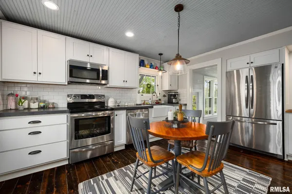 $210,000 | 110 North Elm Street, Washington, IL 61571