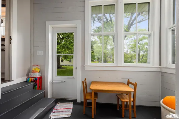 $210,000 | 110 North Elm Street, Washington, IL 61571