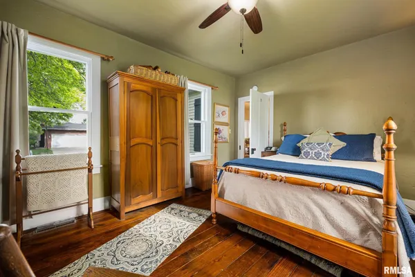 $210,000 | 110 North Elm Street, Washington, IL 61571