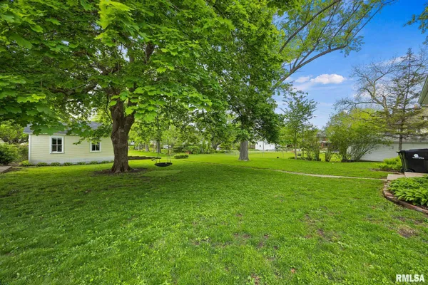 $210,000 | 110 North Elm Street, Washington, IL 61571