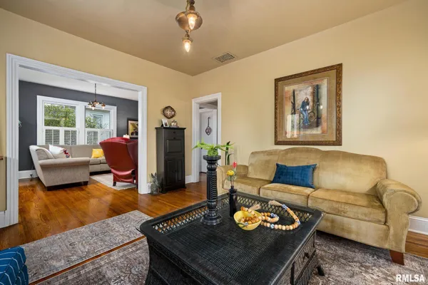 $210,000 | 110 North Elm Street, Washington, IL 61571