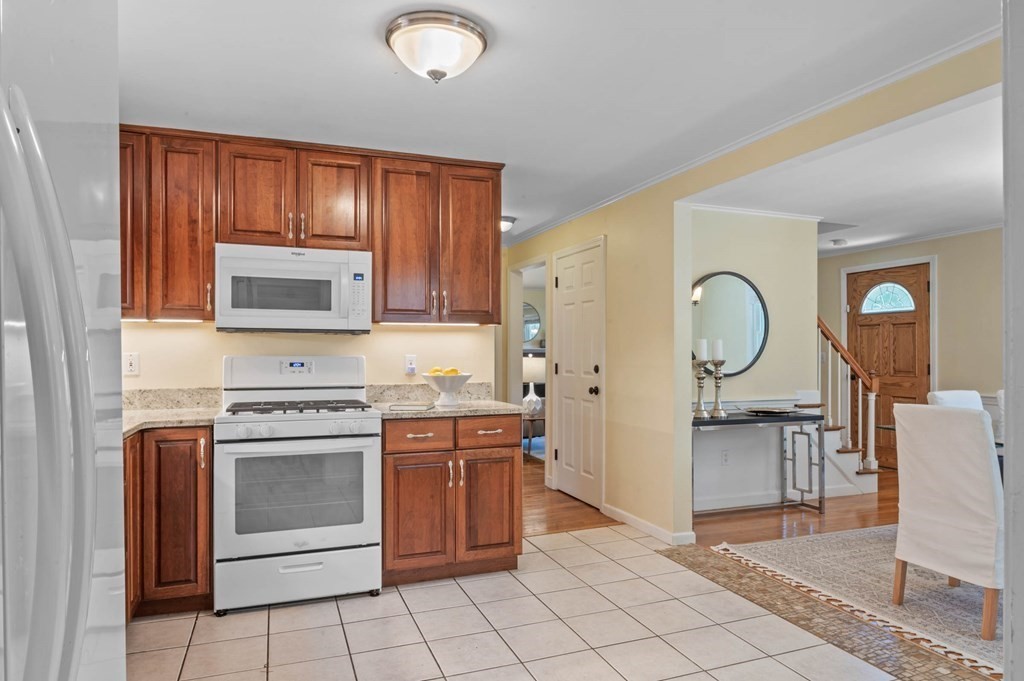 10 Eldor Drive Walpole, MA 02071 - Photo 12 of 38