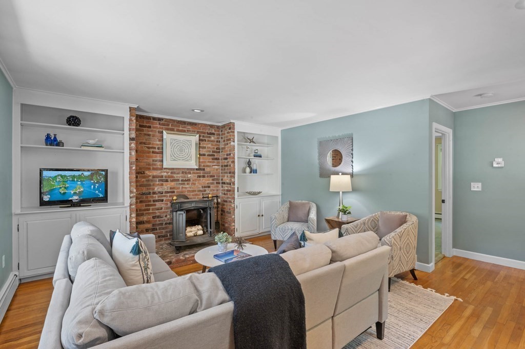 10 Eldor Drive Walpole, MA 02071 - Photo 4 of 38