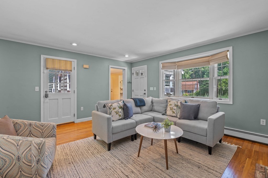 10 Eldor Drive Walpole, MA 02071 - Photo 5 of 38