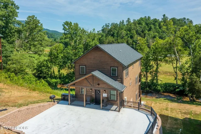 $1,385,000 | 3140 Cherokee Valley Drive, Sevierville, TN 37862