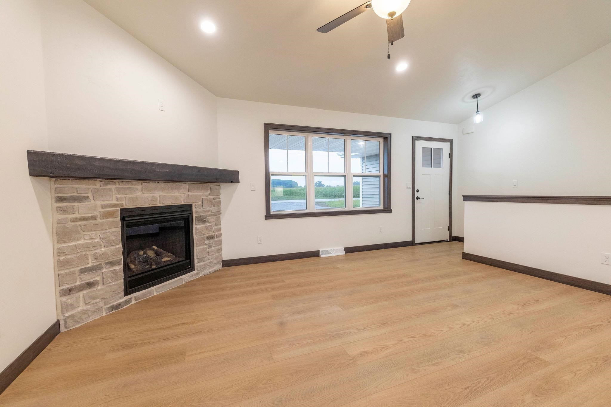 3735 Harolds Way Suamico, WI 54313 - Photo 7 of 20