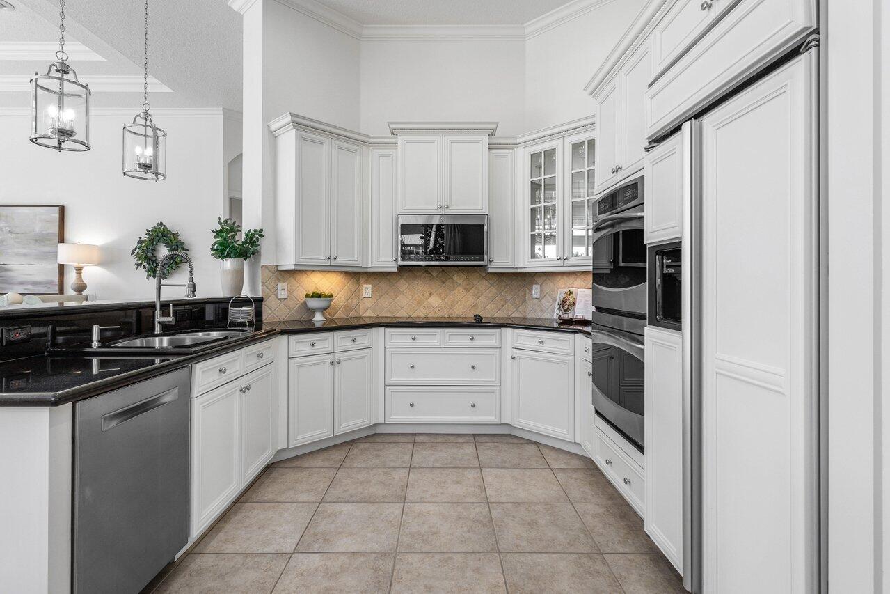 15992 Double Eagle Trail Delray Beach, FL 33446 - Photo 15 of 70 KITCHEN