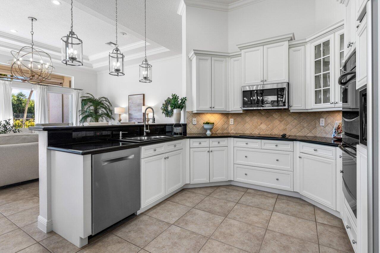 15992 Double Eagle Trail Delray Beach, FL 33446 - Photo 17 of 70 KITCHEN