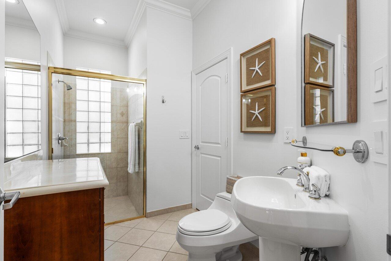 15992 Double Eagle Trail Delray Beach, FL 33446 - Photo 30 of 70 POWDER RM/FULL BATH