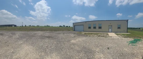$2,000 | 1889 Cr 487 Taylor Tx 76574, Taylor, TX 76574