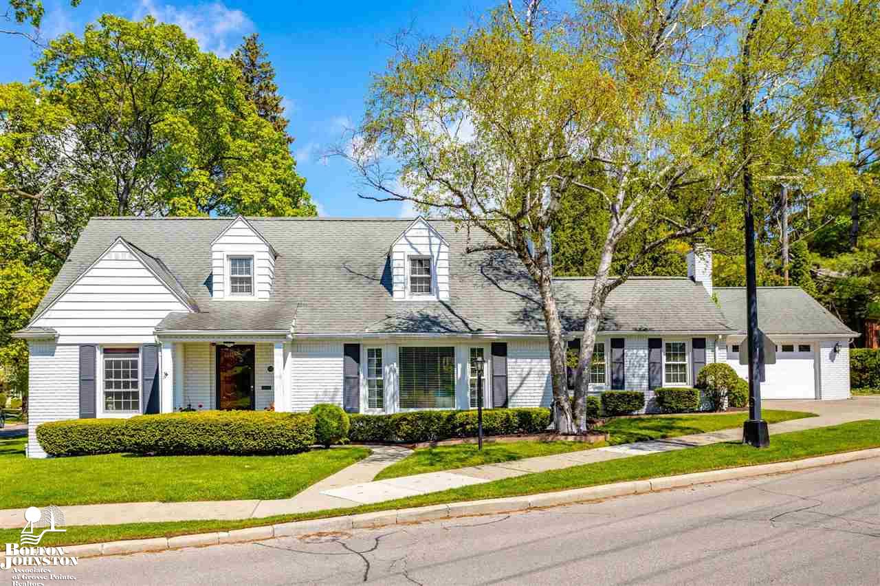 63 Ridge Road Grosse Pointe Farms, MI 48236 - Photo 1 of 50