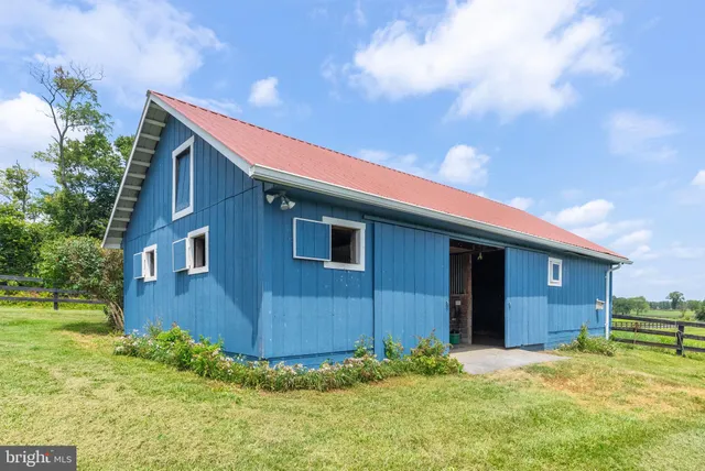 a front view of house with yard