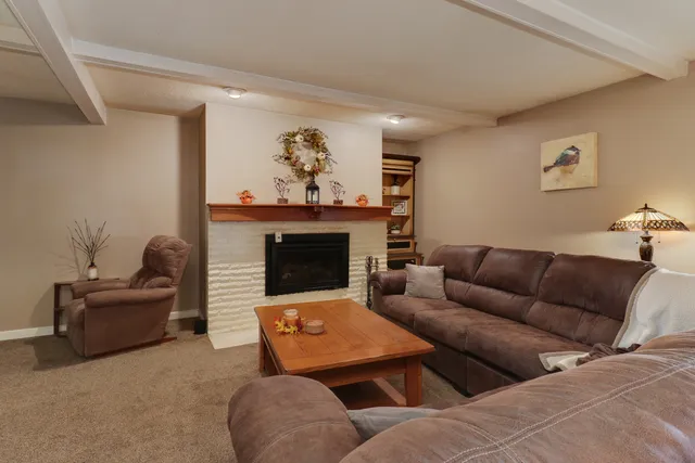 $283,500 | 3 Kenfield Circle, Bloomington, IL 61704