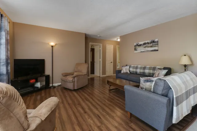 $283,500 | 3 Kenfield Circle, Bloomington, IL 61704