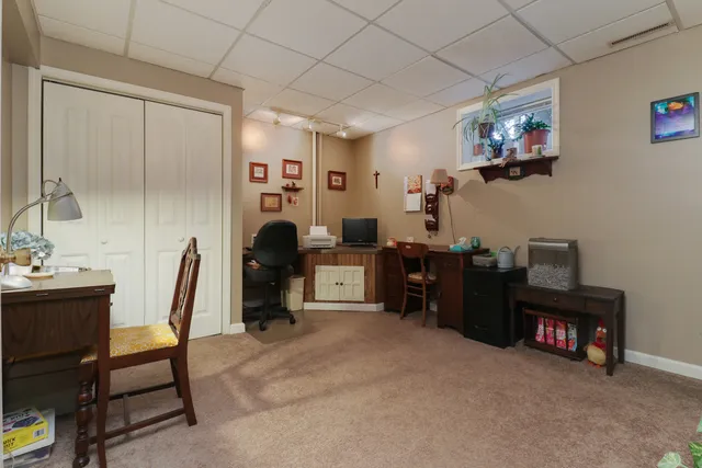 $283,500 | 3 Kenfield Circle, Bloomington, IL 61704