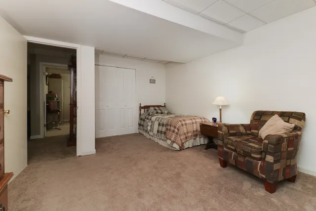 $283,500 | 3 Kenfield Circle, Bloomington, IL 61704