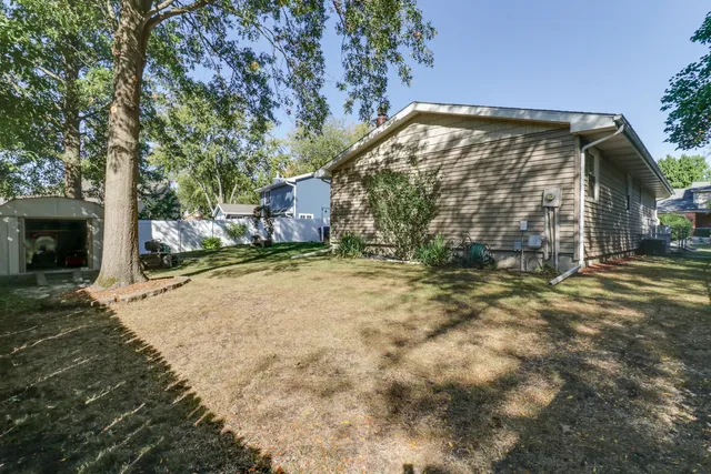 $283,500 | 3 Kenfield Circle, Bloomington, IL 61704