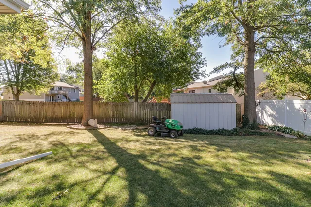 $283,500 | 3 Kenfield Circle, Bloomington, IL 61704