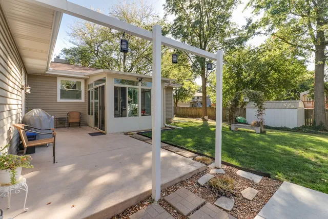 $283,500 | 3 Kenfield Circle, Bloomington, IL 61704