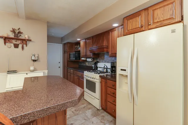 $283,500 | 3 Kenfield Circle, Bloomington, IL 61704