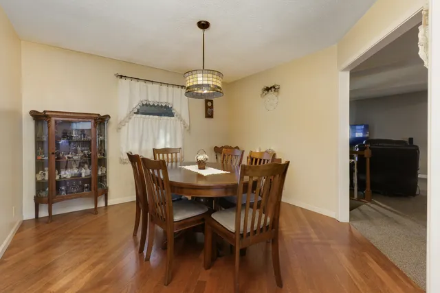 $283,500 | 3 Kenfield Circle, Bloomington, IL 61704