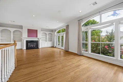 $750,000 | 1119 Banks Street, Houston, TX 77006