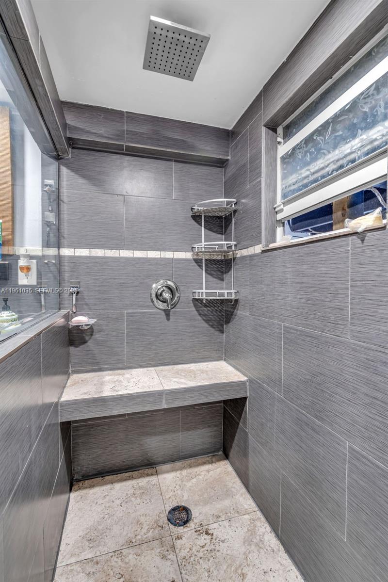 4111 Northwest 37th Avenue Miami, FL 33142 - Photo 14 of 35