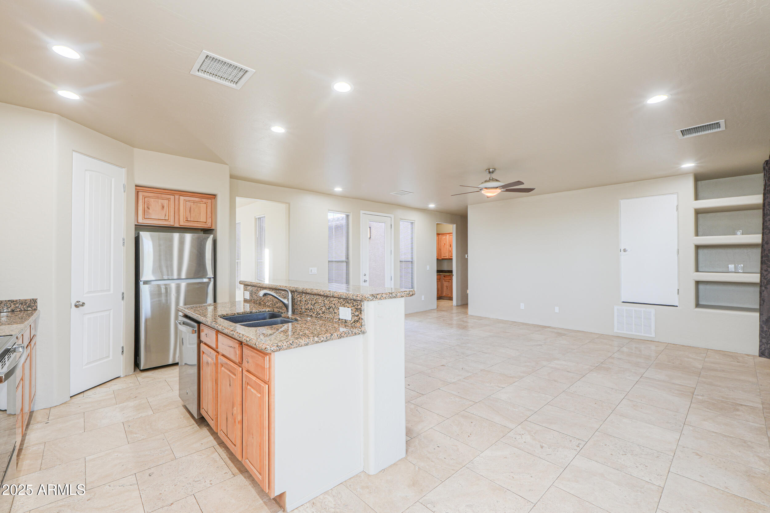 53304 West Barnes Road Maricopa, AZ 85139 - Photo 15 of 75 Kitchen
