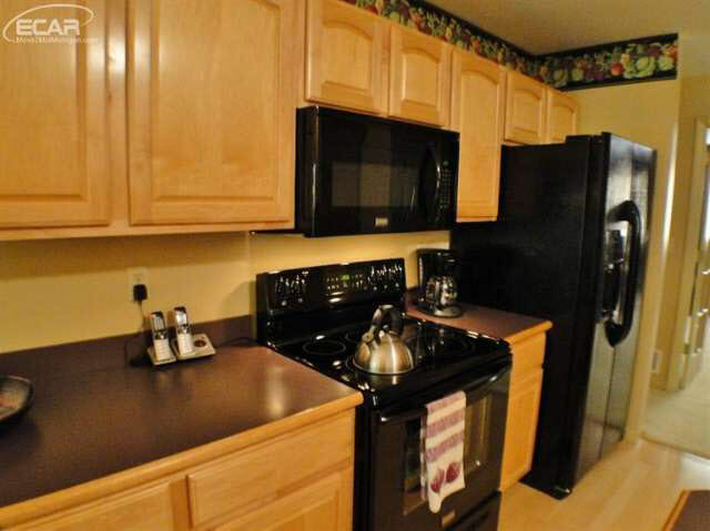 1325 Vandekarr Road Owosso, MI 48867 - Photo 4 of 38 20449851-3.JPG