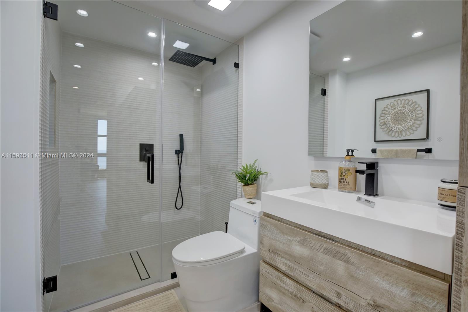 1121 Crandon Boulevard, Unit D1201 Key Biscayne, FL 33149 - Photo 26 of 48