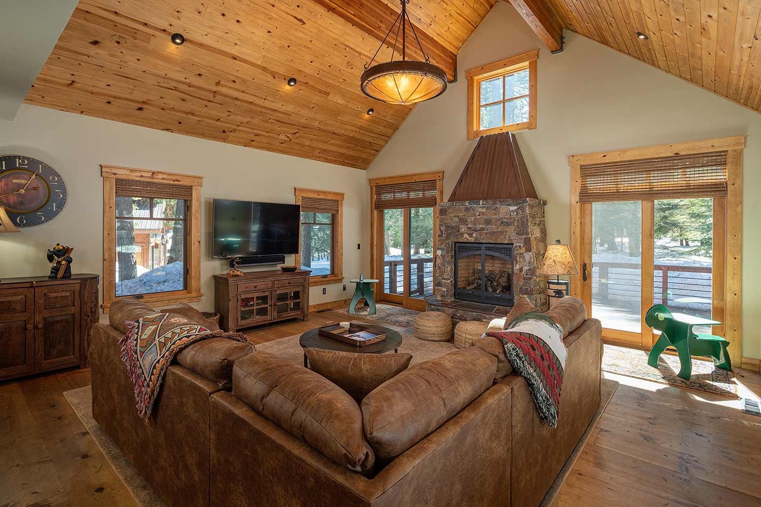 12326 Greenleaf Way Truckee, CA 96161 - Photo 4 of 21