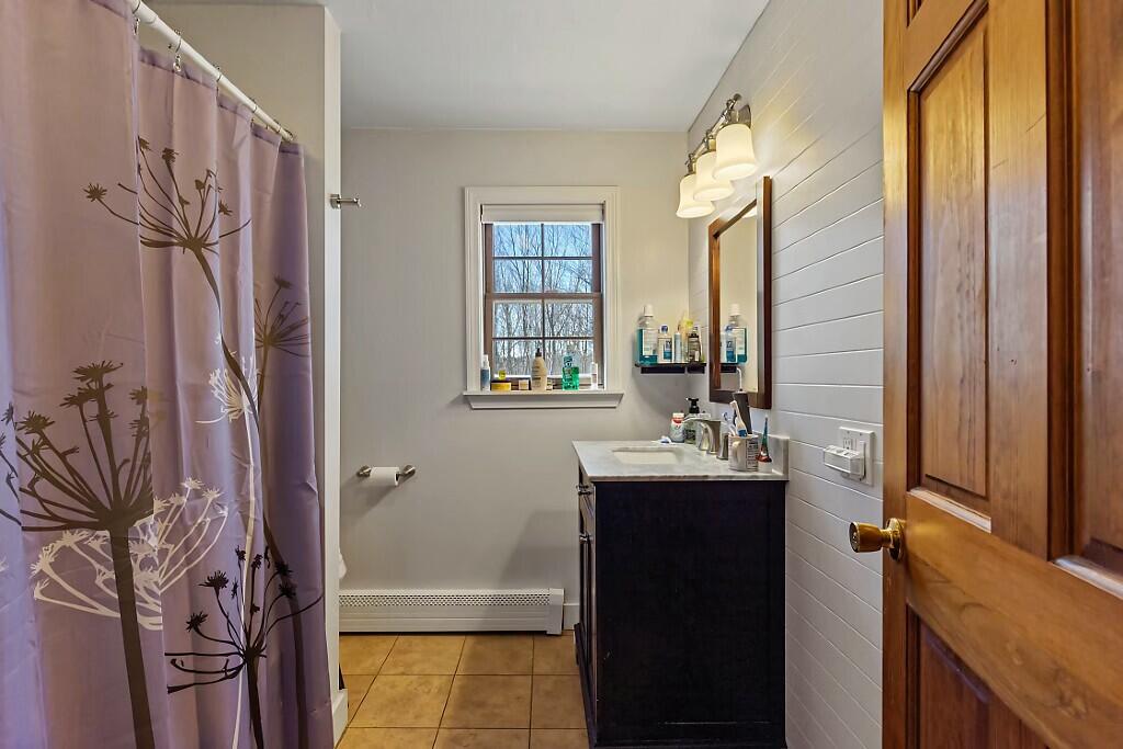 76 Wesley Road Unity, ME 04988 - Photo 23 of 42 Upstairs bathroom
