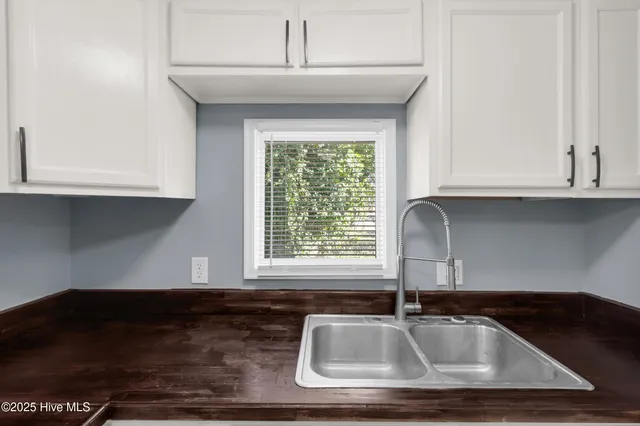 $1,900 | 522 Crawford Street, New Bern, NC 28560