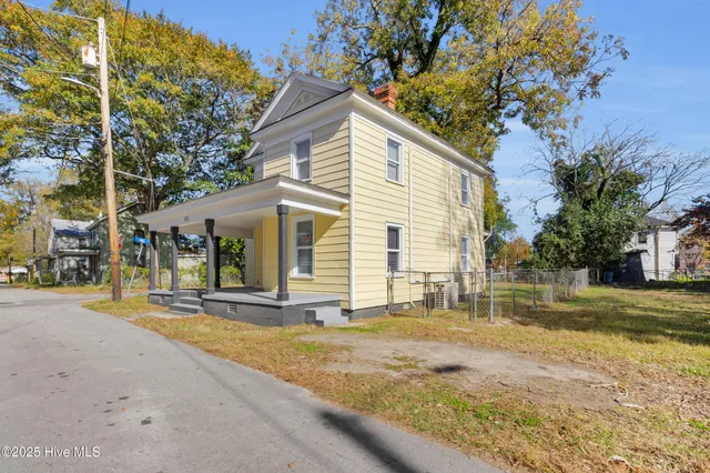$1,900 | 522 Crawford Street, New Bern, NC 28560