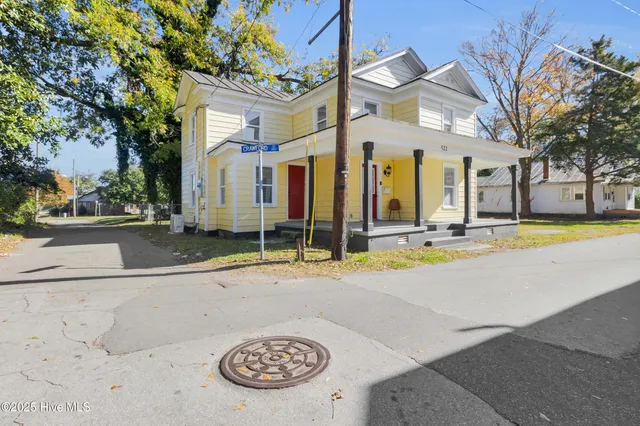 $1,900 | 522 Crawford Street, New Bern, NC 28560