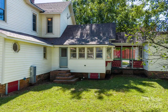 $399,000 | 101 1st Street Northwest, Catawba, NC 28609