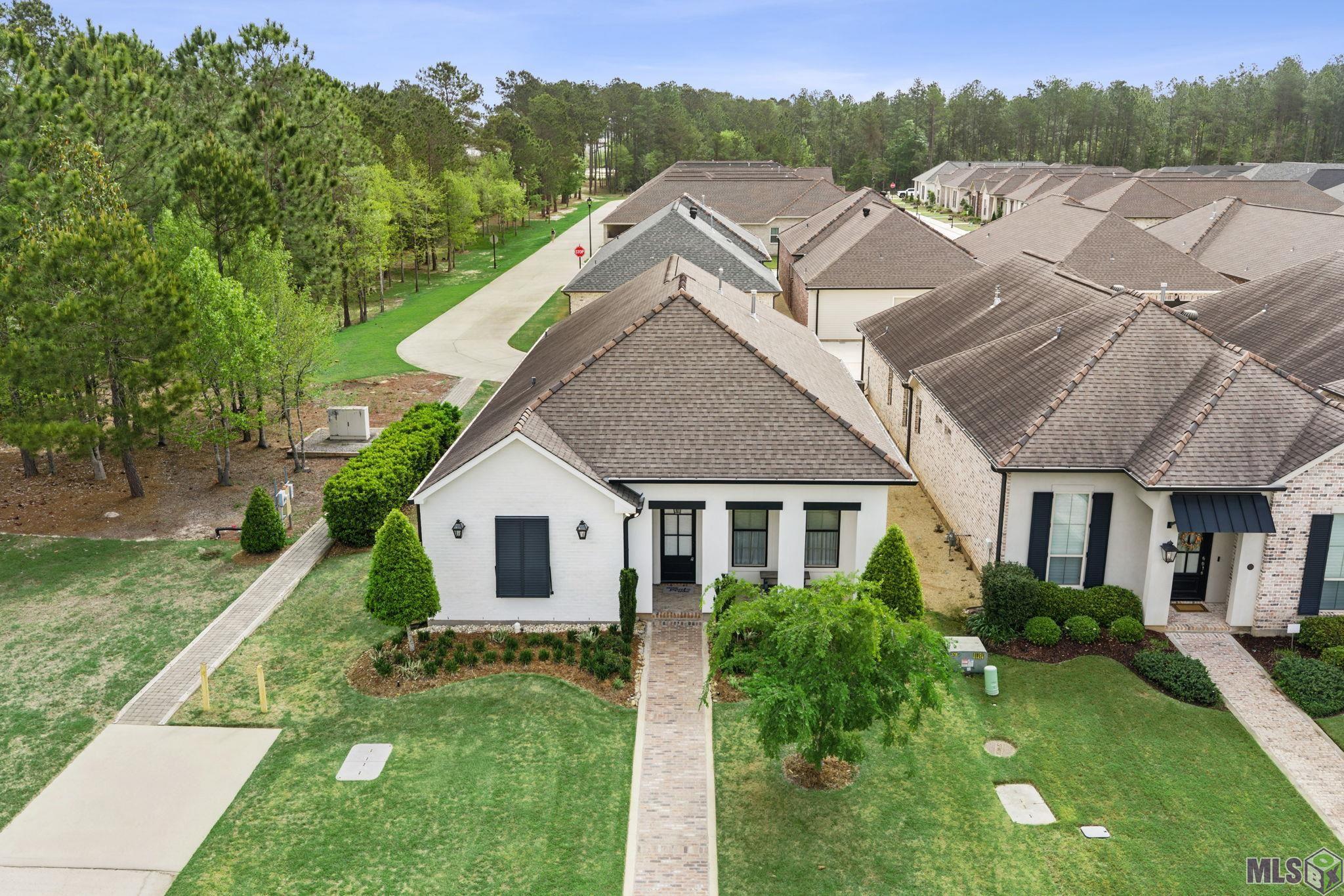 305 Rue Petite Covington, LA 70433 - Photo 2 of 15