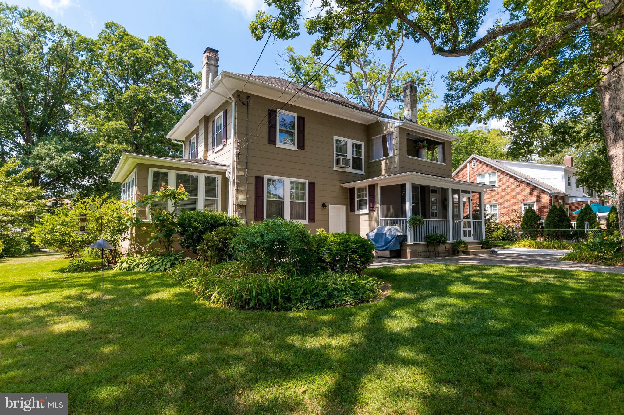 423 South Rolling Road Baltimore, MD 21228 - Photo 28 of 30 a front view of a house with a yard