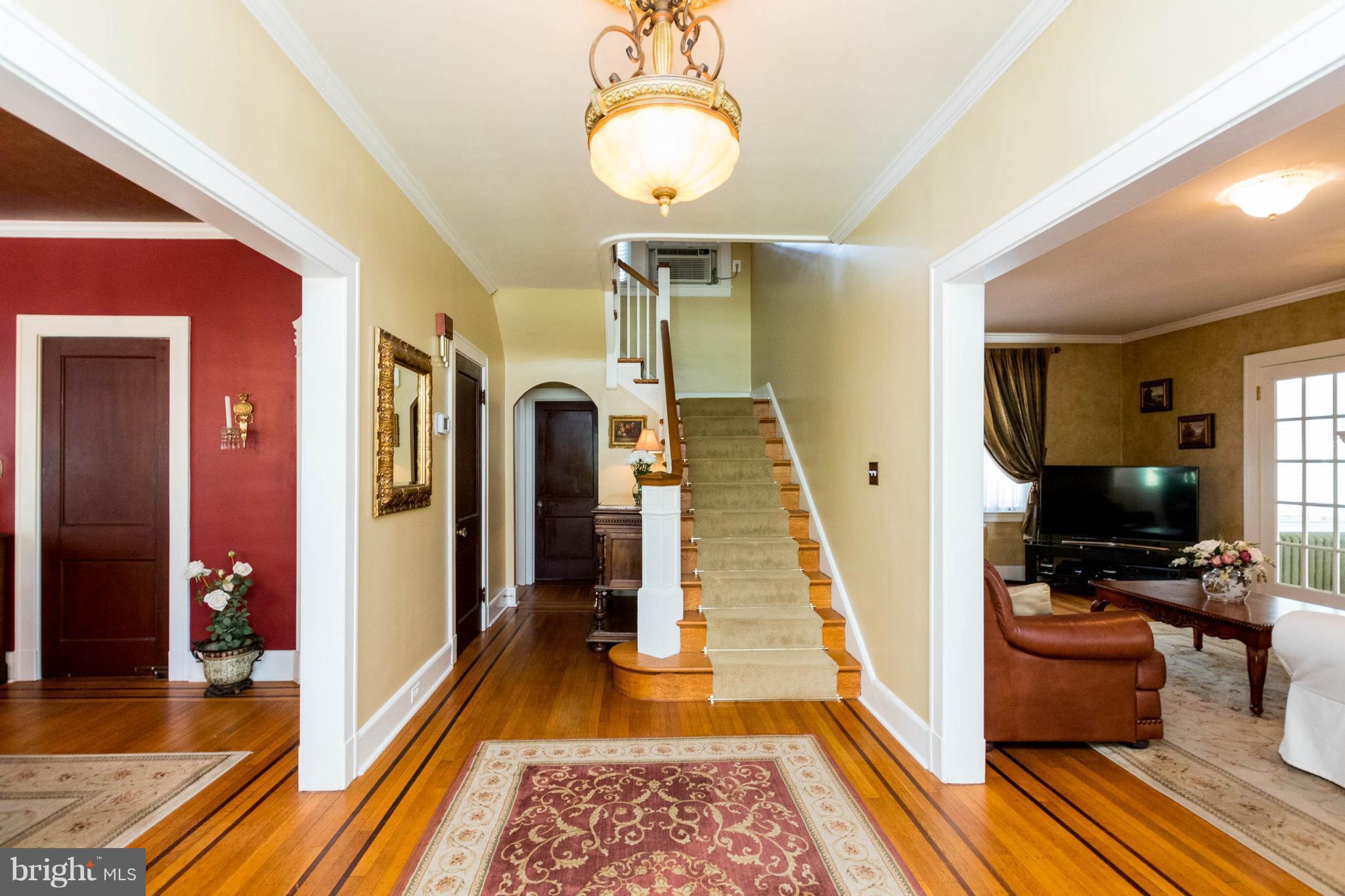 423 South Rolling Road Baltimore, MD 21228 - Photo 5 of 30 workspace with wooden floor and furniture