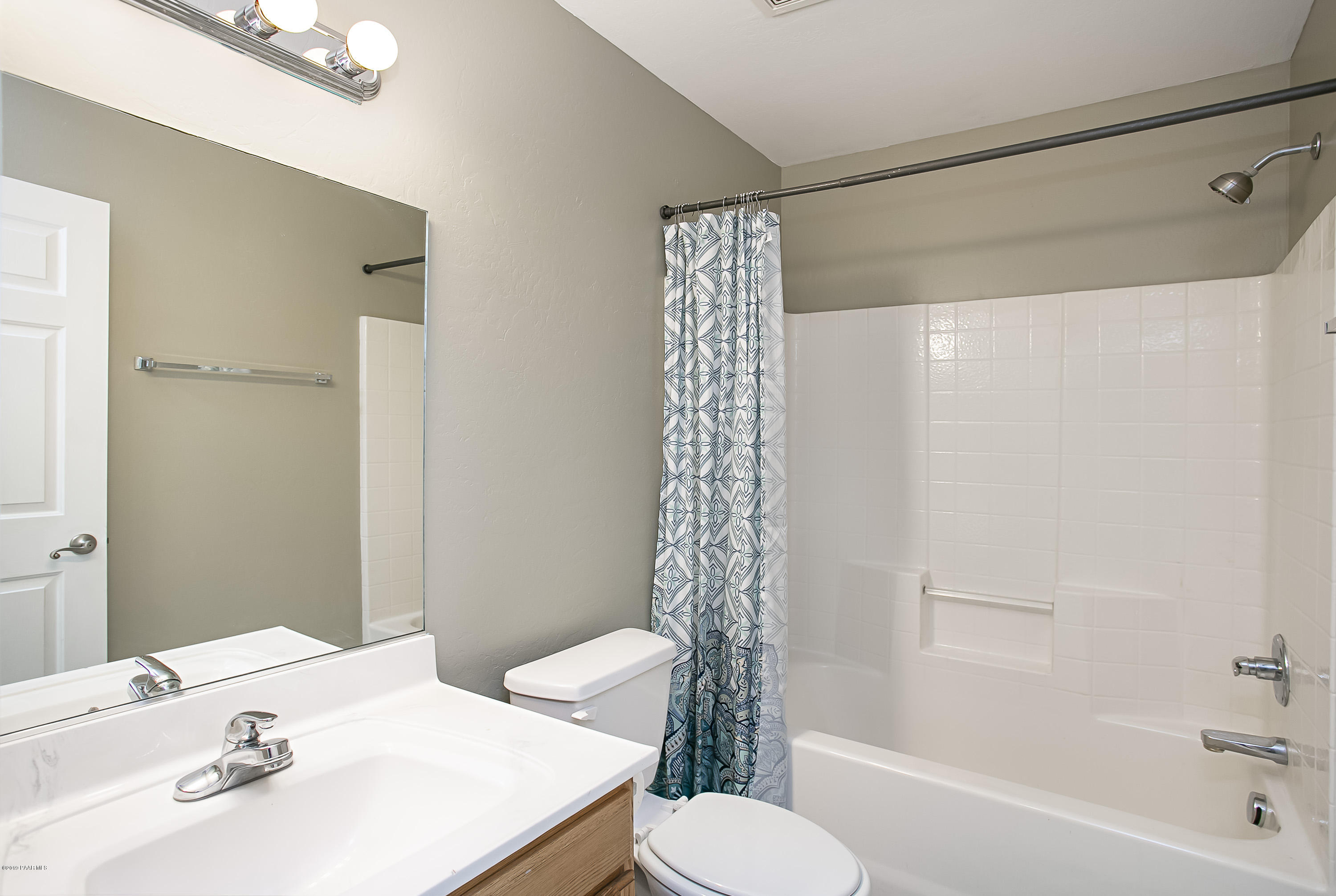 5671 North Long Rifle Road Prescott Valley, AZ 86314 - Photo 13 of 19 Guest Bathroom